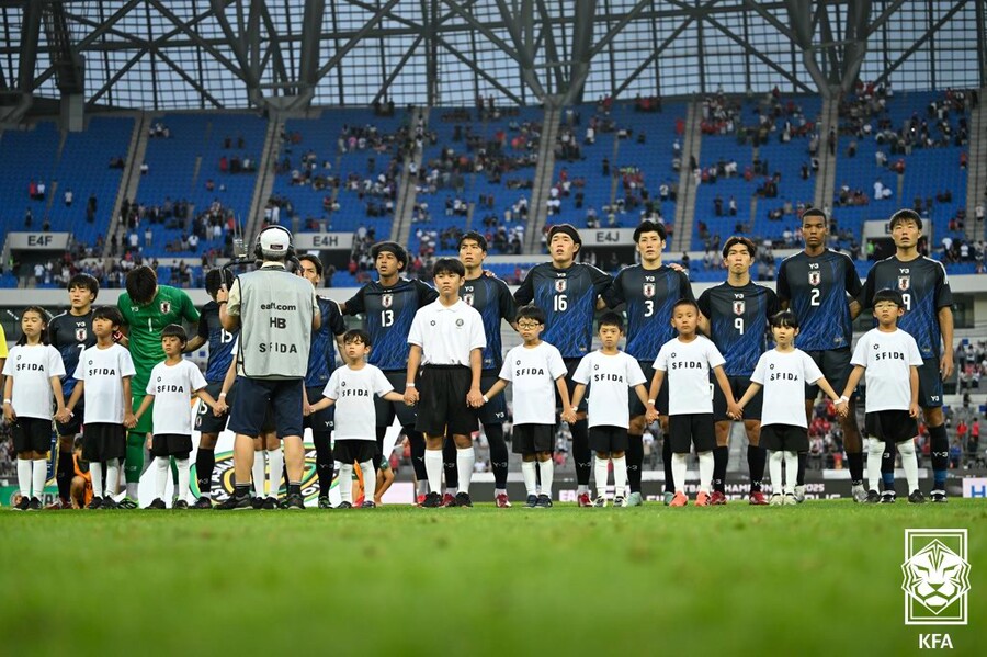 ▲ 15일 오후 용인미르스타디움에서 대한민국과 일본의 2025 동아시안컵 3차전이 열렸다. 나상호의 골대 불운으로 선제 득점 기회를 날린 한국은 저메인 료에게 곧바로 결승골을 허용하며 0-1로 졌다. 동아시안컵 우승은 일본에 넘어갔다. ⓒ 대한축구협회