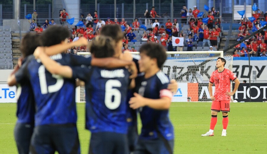 "한국 더는 日 라이벌 아냐"…홍명보호, 일본에 사상 첫 3연패 후폭풍→2.5군에 빌드업 유연성 열세 "양국 격차 점점 벌어져" 전세계 누리꾼 조롱