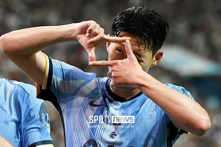 토트넘 미스터리 "손흥민 남으면 UEFA 슈퍼컵 선발"…'이적 불가' 선언은 끝까지 안 한다 → 아직도 방출 계산 중?