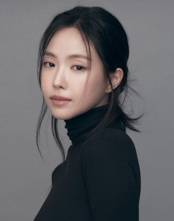 ▲ 손나은 새 프로필 사진. 제공|제이와이드컴퍼니