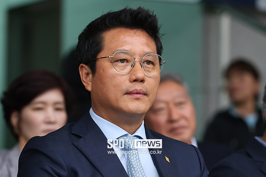 [포토S] 백두대간기 결승전 지켜보는 박한동 회장