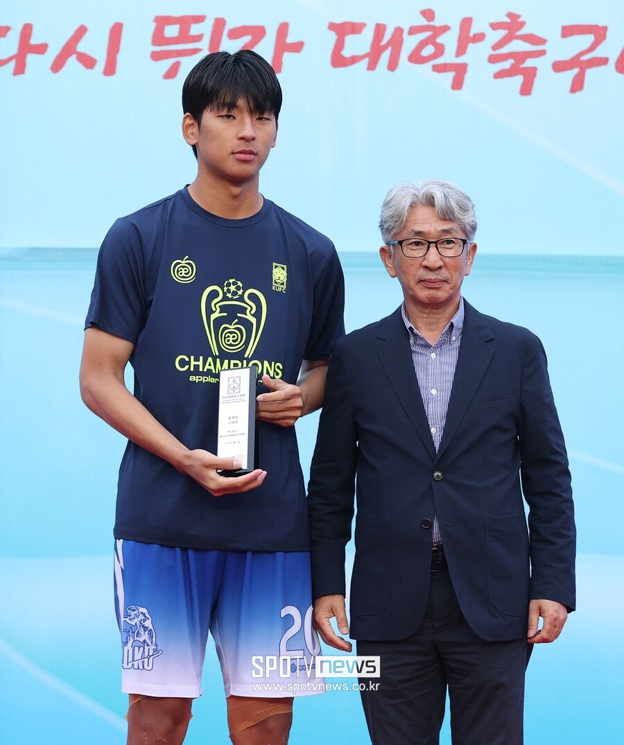 이정효의 Pick! 단국대 수비수 윤근영 "롤 모델은 김민재" 