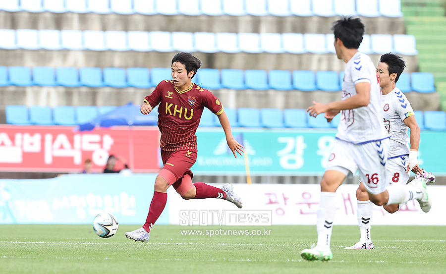 [포토S] 돌파 시도하는 경희대 김태욱