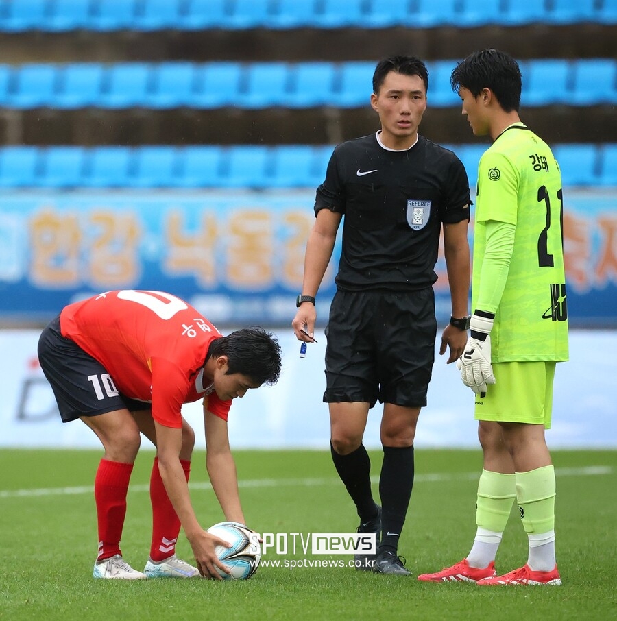 백두대간기 결승 주심 김선욱 / 사진 곽혜미 기자 