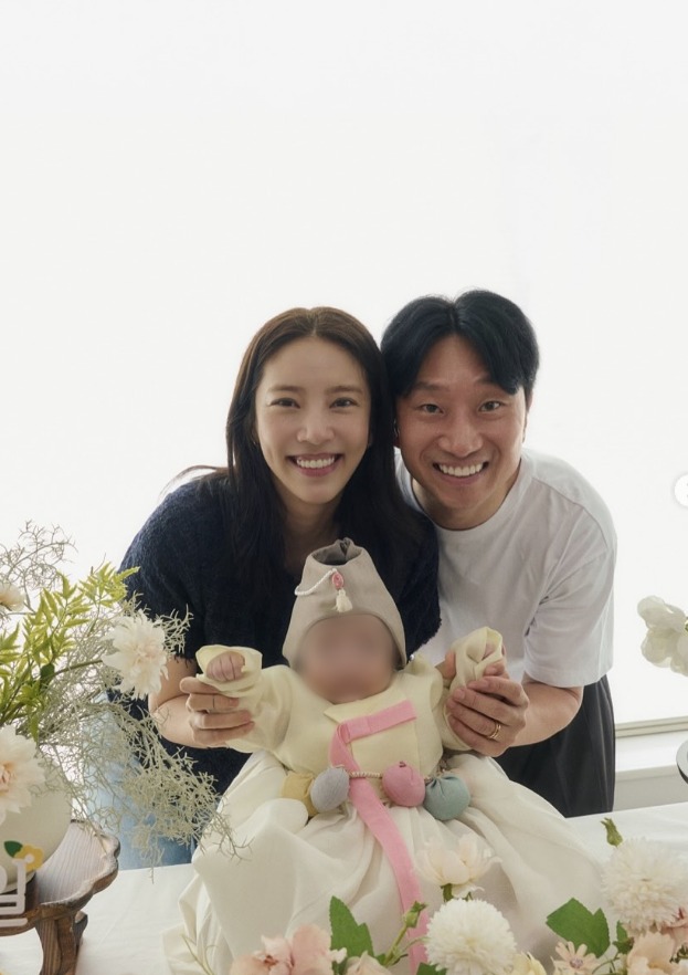 손담비, '이규혁 가스라이팅 의혹' 저격 후 딸 백일잔치 행복..마이웨이 행보