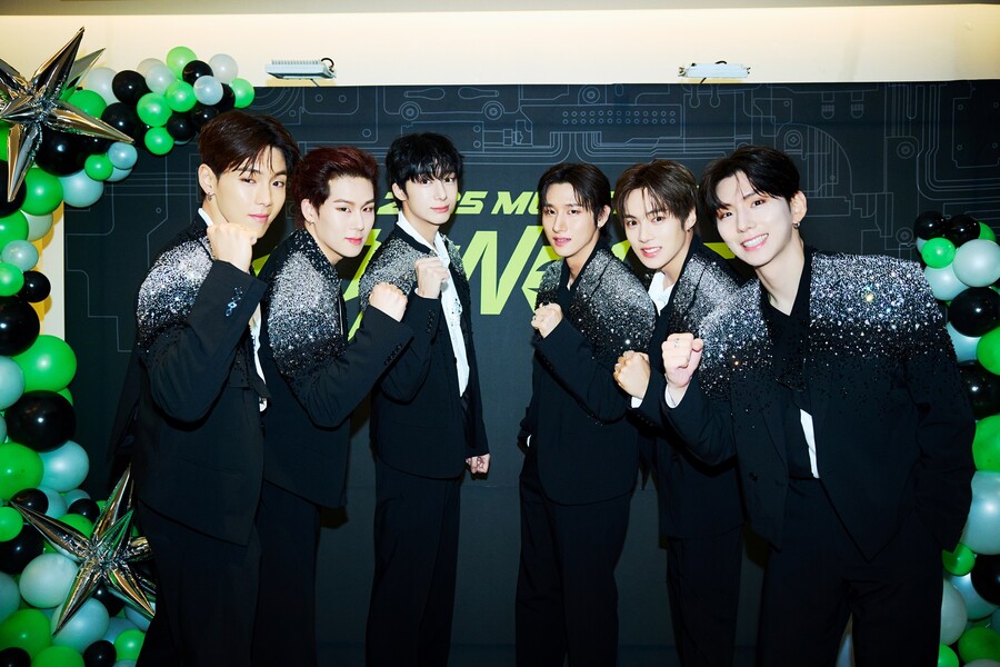몬스타엑스, '10주년 콘서트'서 9월 1일 컴백 발표…"욕심내서 진짜 열심히 준비"