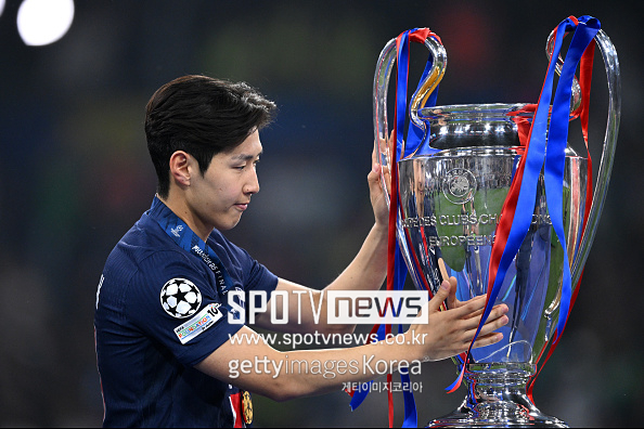 이강인 “PSG 생활에 만족 편안함 느껴”…韓 축구 초특급 대반전, 프랑스 최고 공신력 떴다 “방출 대상 아냐→이적 강요 X” 잔류 가능성