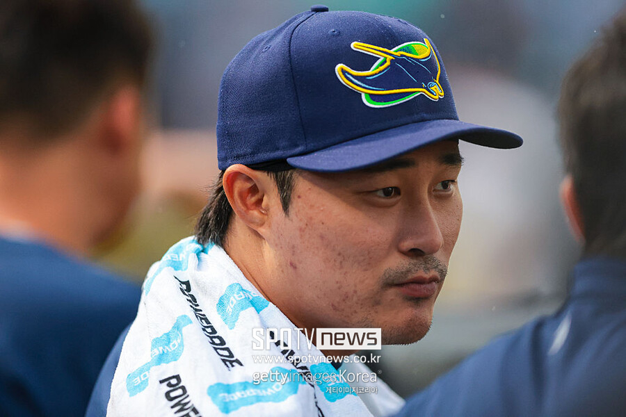 ▲ 홈에서는 덥고 습한 날씨, 그리고 긴 원정 생활을 이겨내야 하는 김하성