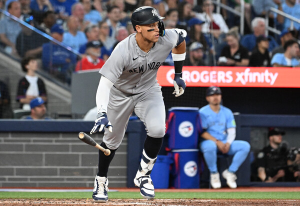 ▲ MLB.COM 파워 랭킹 1, 2위를 달리는 중인 애런 저지(사진 세, 네번째)와 오타니 쇼헤이(첫, 두 번째). ⓒ연합뉴스/REUTERS/AP