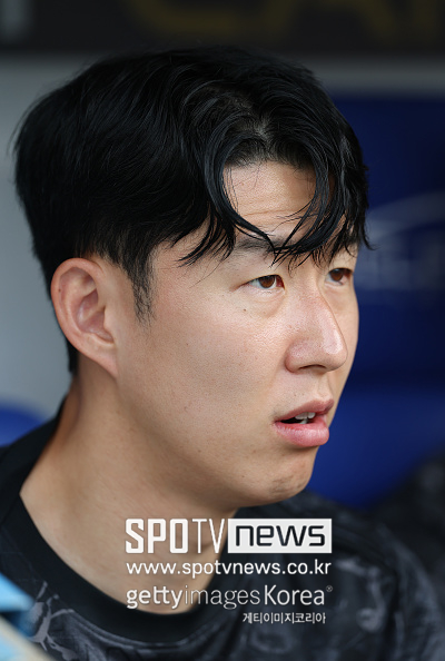 ▲ 미국 스포츠 매체 'ESPN'은 25일(한국시간) "미국메이저리그사커(MLS)의 로스앤젤레스(LA) FC가 토트넘 홋스퍼의 공격수 손흥민 영입에 관심이 있다. LAFC는 손흥민이 올여름 토트넘을 떠날 의향이 있는 상황에서 구단이 그의 이적을 허락한다면 행동을 개시할 의사가 있음을 밝혔다"라고 전했다.