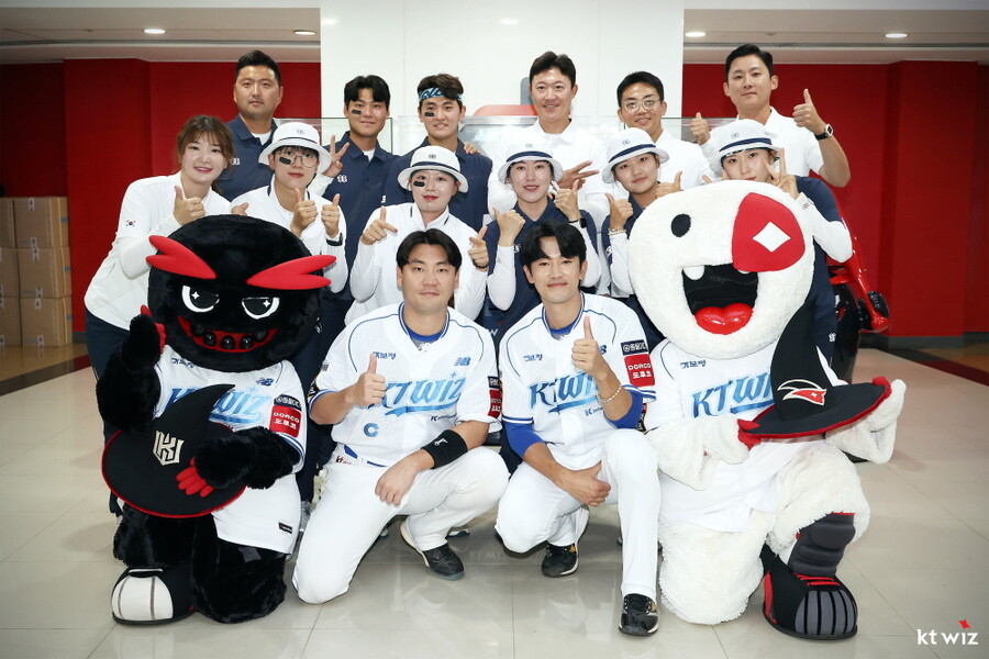 ▲ 양궁대표팀 소음 적응 훈련 ⓒKT 위즈