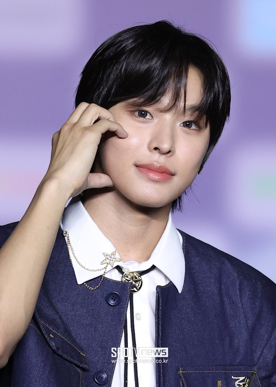 [포토S] NCT 위시 리쿠, 수줍은 볼하트