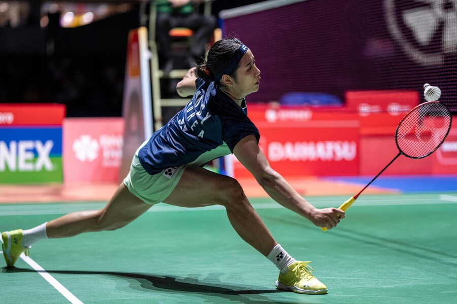 ▲ 세계배드민턴연맹(BWF) 월드투어 슈퍼 1000 중국오픈 준결승전에 나선 안세영(삼성생명)이 부상 방지를 위해 기권을 선언했다. 향후 시즌 소화를 위해 무릎 보호가 우선이란 결론을 내렸다.  ⓒ연합뉴스/AFP