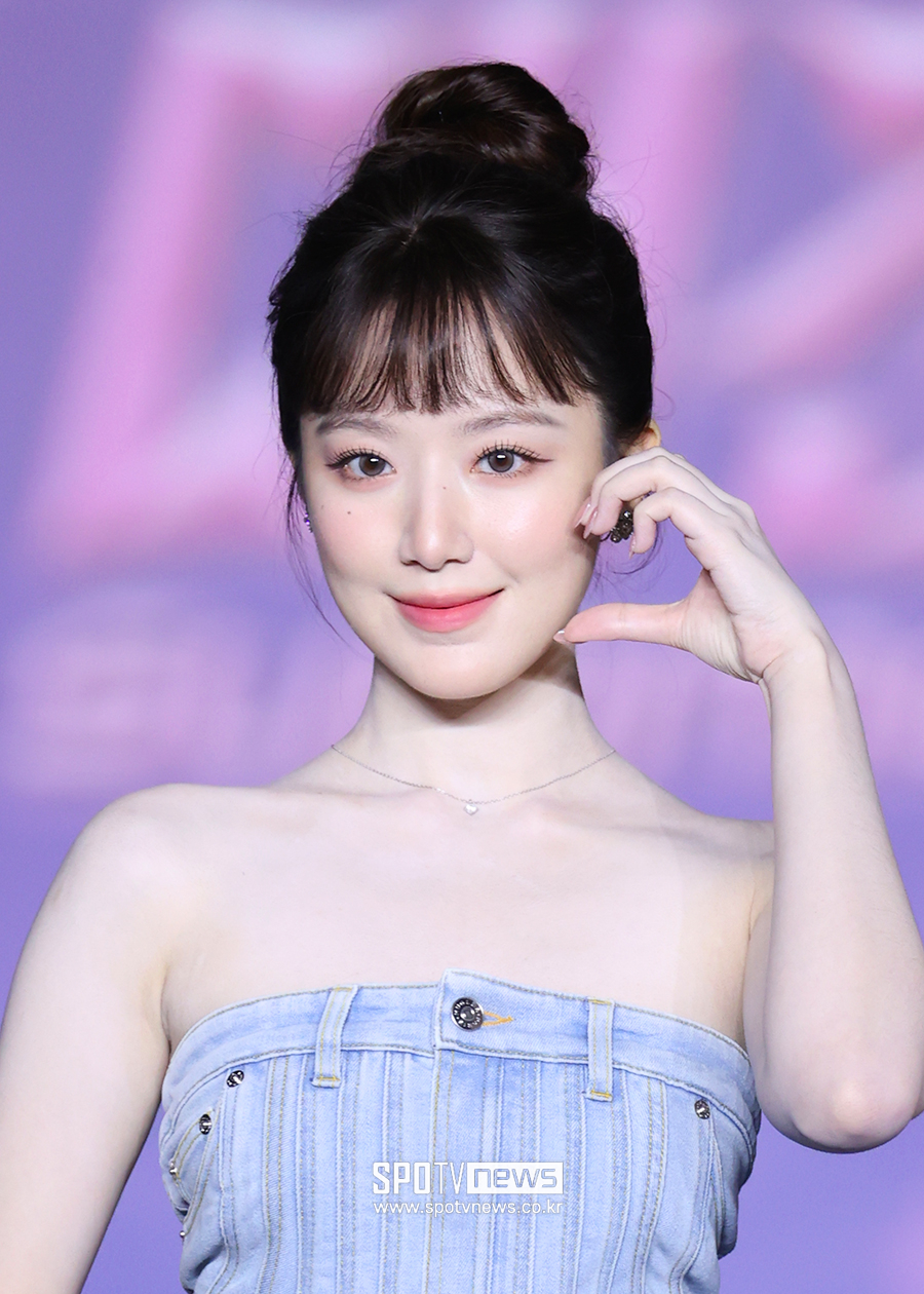 [포토S] 아이들 슈화, '하트 뿅!'