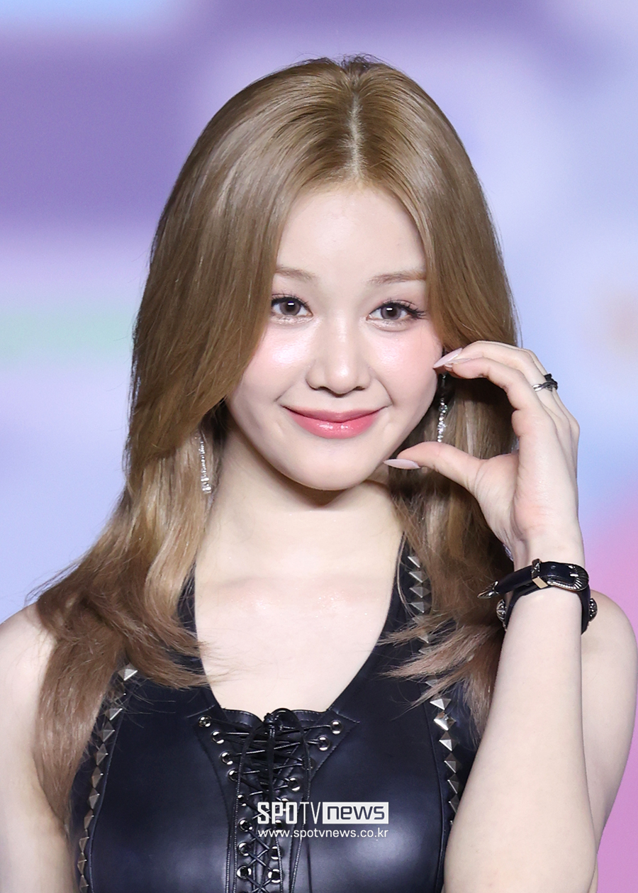 [포토S] 베이비몬스터 파리타, '하트 뿅!'