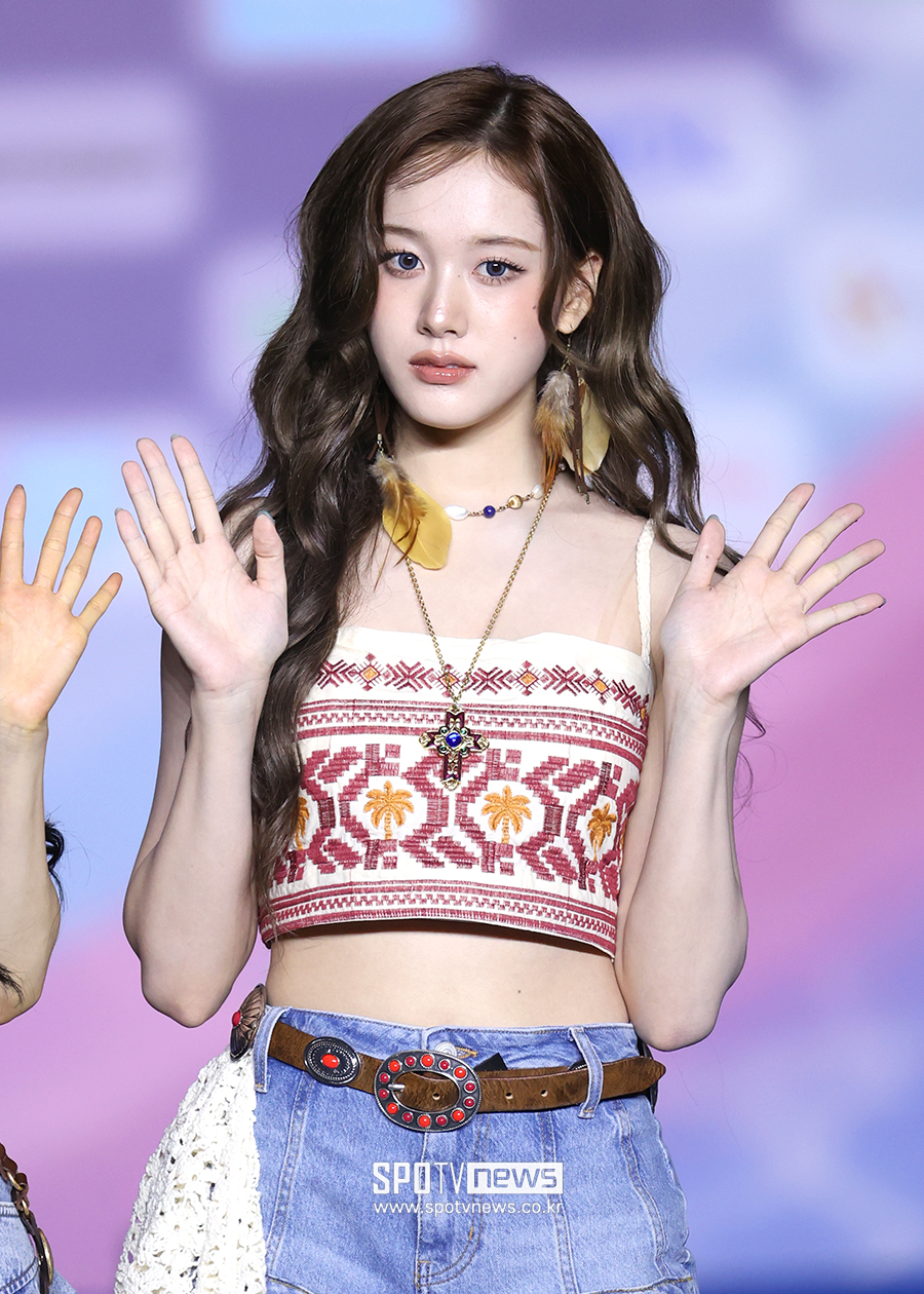 [포토S] 스테이씨 재이, '무대 기대하세요'