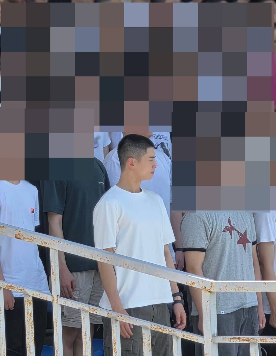 "아들보다 차은우"…훈련병 엄마들도 반했다, 차은우 입대 현장 '포착'