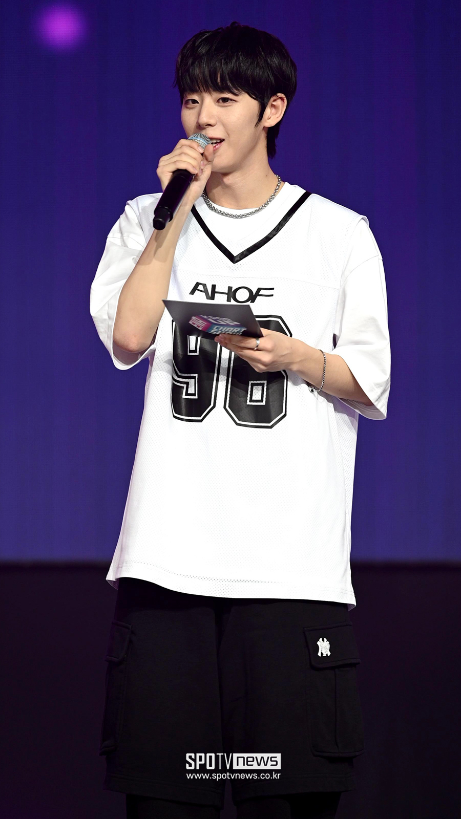 [포토] 아홉 서정우 '오늘은 ENA 케이팝업차트쇼 MC'