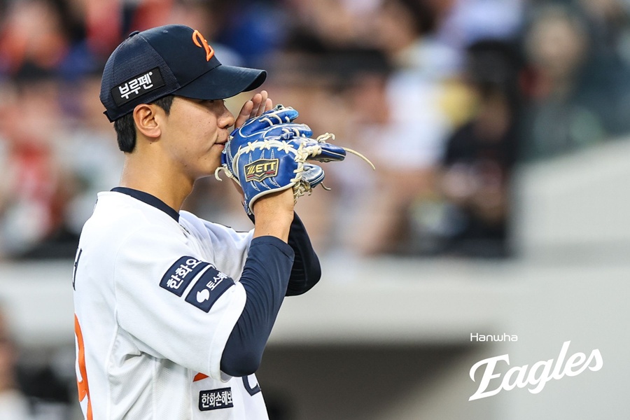 직전 경기서 1이닝 피홈런 3개…한화 '5선발' 황준서, 이번엔 홈런 1위 삼성 만난다