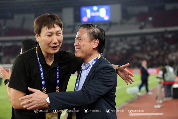 '한국인이 또 해냈다' 타지에서 영웅 된 김상식 감독, 베트남 U-23 이끌고 아세안 풋볼 챔피언십 정상...박항서 감독 넘었다