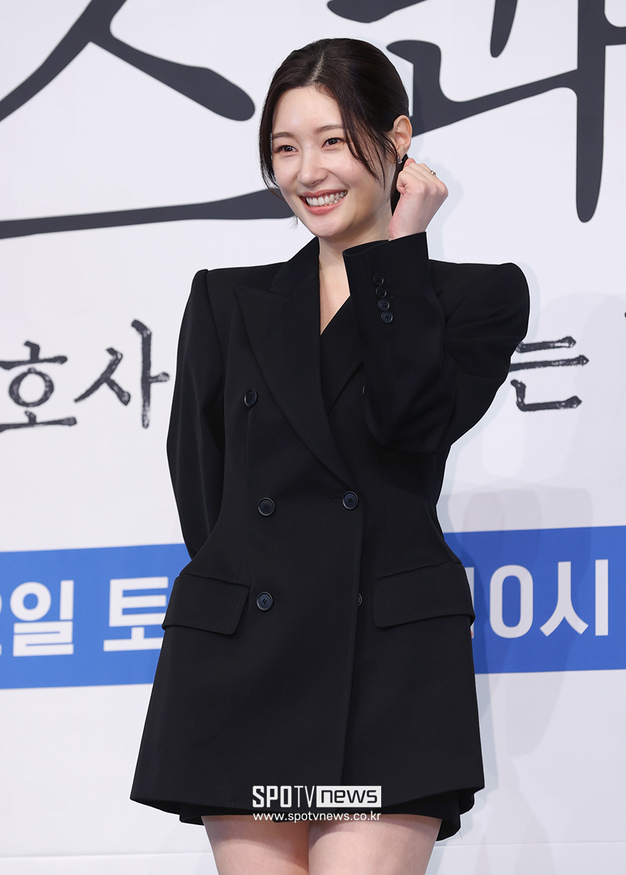 [포토S] 정채연, '수줍게 파이팅'