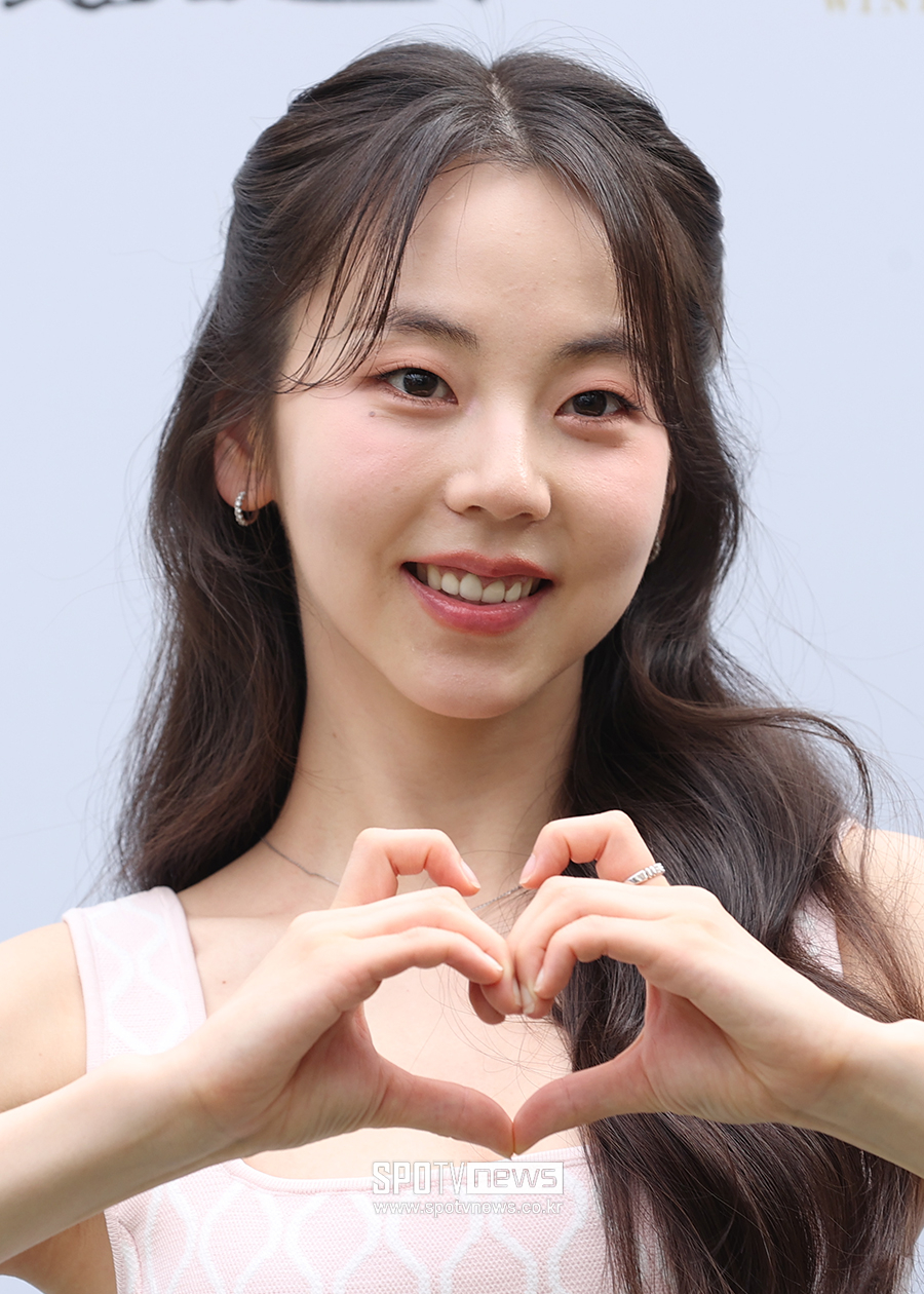 [포토S] 안소희, '고양이 하트~'