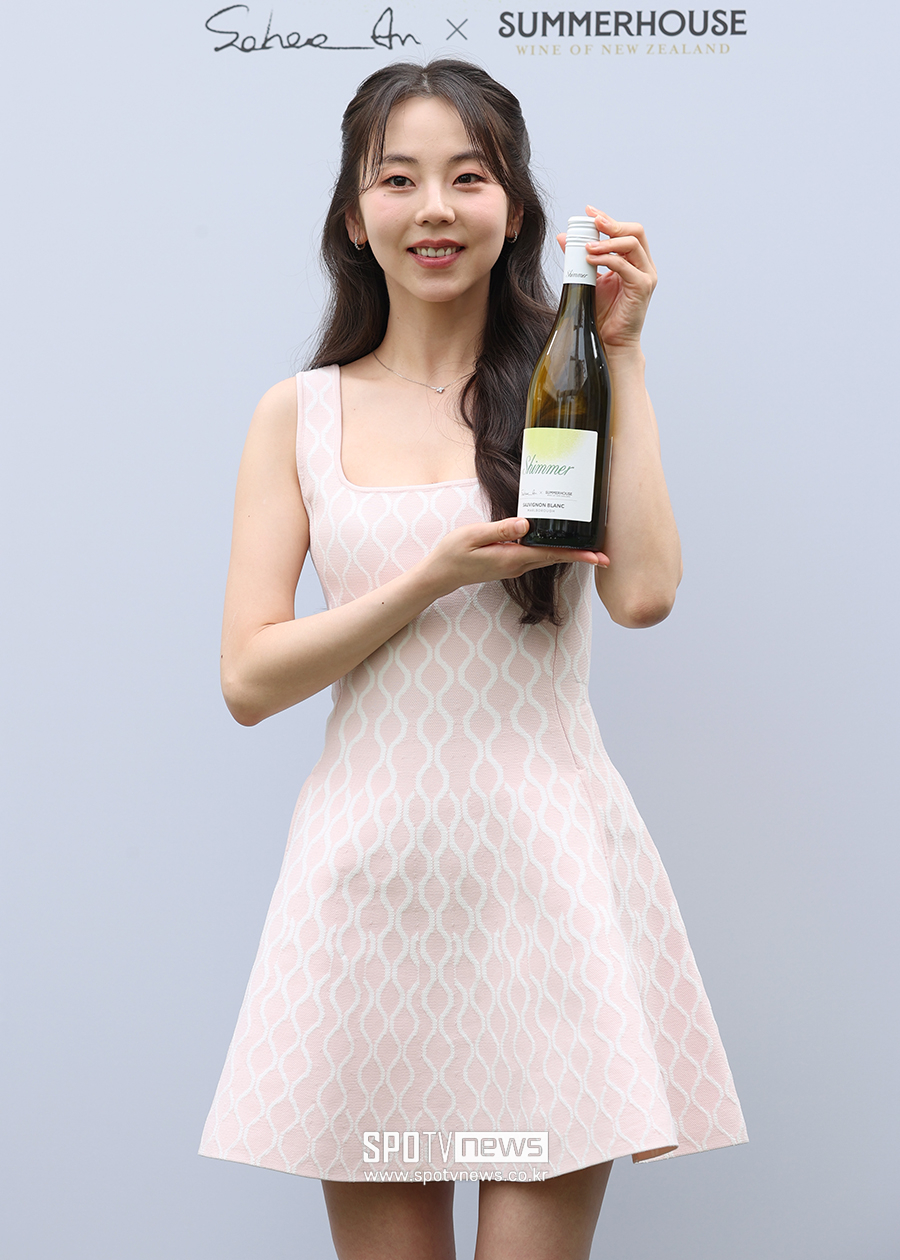 [포토S] 안소희, '와인 같이 드실래요?'