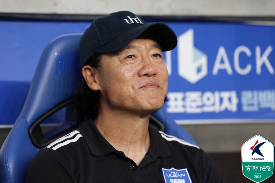 [속보] 울산, 김판곤 감독 경질 공식발표…“구단과 상호 합의 하 계약 해지” 김광국 대표이사 사의 표명