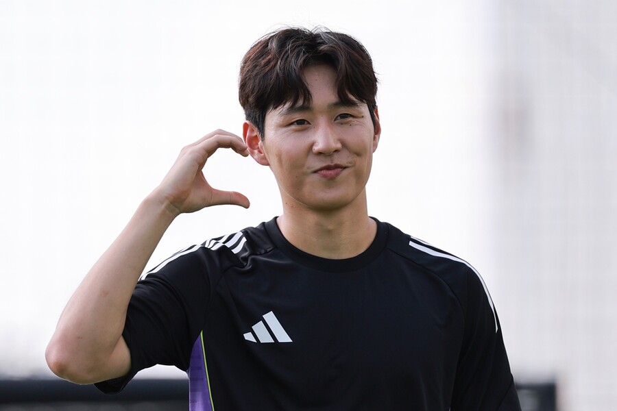 'PSG 4관왕' 이강인 "UCL 우승 트로피 무겁더라"…다음 목표는 월드컵 "대한민국 대표로 우승 위해 노력하겠다"