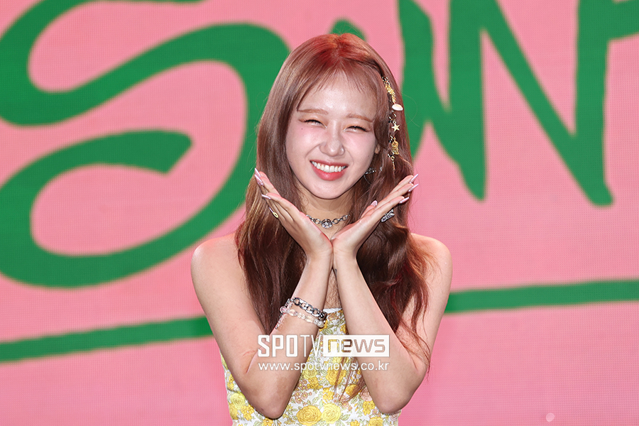 최유정, 3일 키움-롯데 고척 경기서 생애 첫 시구