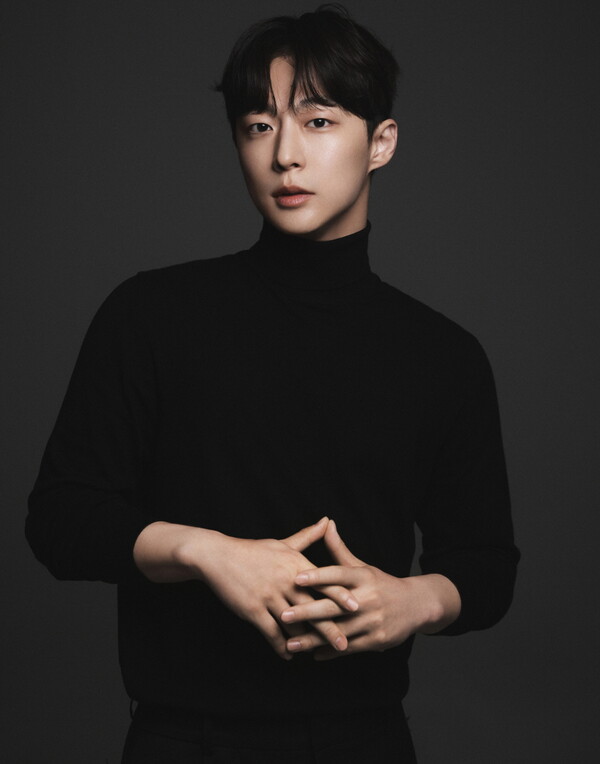 배인혁, 로맨스 장인의 로코 온다…tvN 드라마 '우주를 줄게' 주연 캐스팅