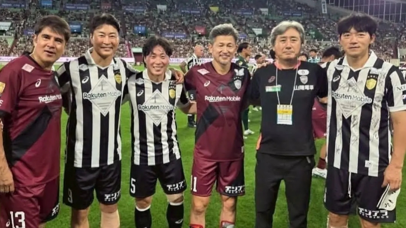 ▲ 또 한 명의 '월드컵 4강 멤버'인 김남일(맨 오른쪽) 전 성남 FC 감독은 "일본에 배워야 할 점이 있는 건 분명하나 격차를 인정하지 않는 사람도 적지 않다"며 아직은 '열린 태도'로 한일 축구 격차론 논의를 이어 갈 필요성이 있다 거론했다. ⓒ X