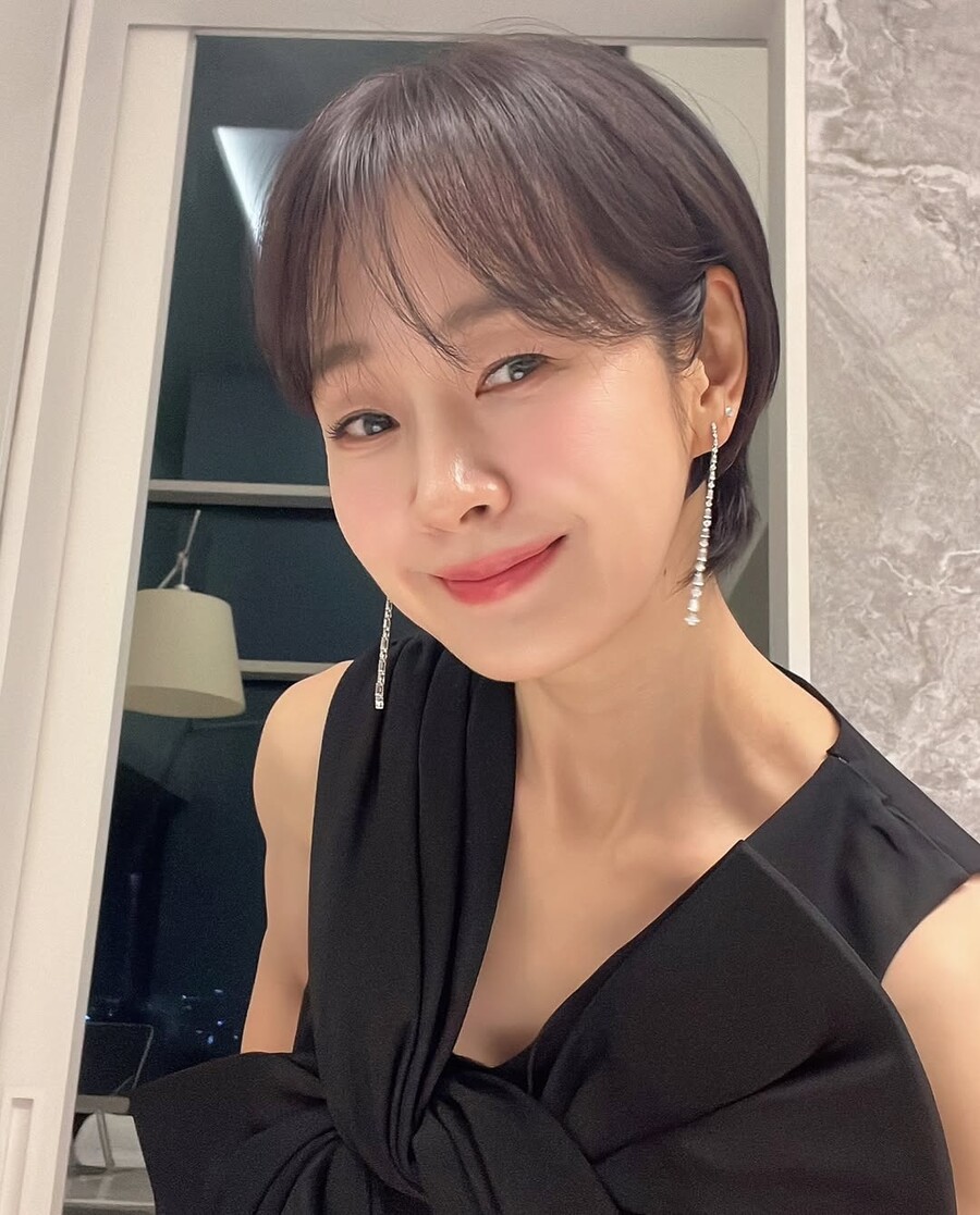 '50살' 명세빈, 긴머리 싹뚝 자르고 홀가분한 표정 "멋지게 나이들고파"