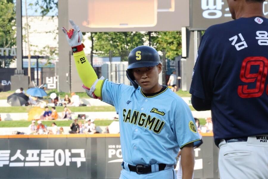 루키상이 아니라 류현인상인가…최강야구→프로 입단→1군 벽 느꼈는데, 상무에서 타율 0.424