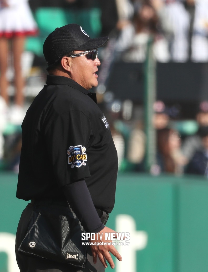 '30년 만에 대기록' KBO 최수원 심판위원, 통산 3000경기 출장 -1