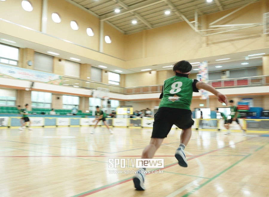 '치고, 달리고, 웃고!'...i-League 베이스볼5, 경험·성장의 한판
