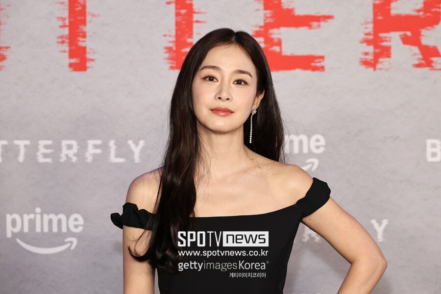 김태희, 뉴욕도 반한 완벽 미모…美 진출작 월드 프리미어 '압도'