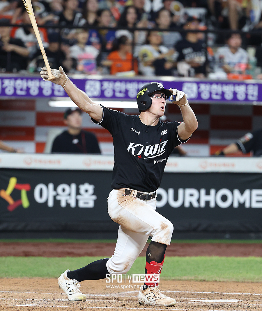 [포토S] 스티븐슨, '첫 홈런 쾅!'