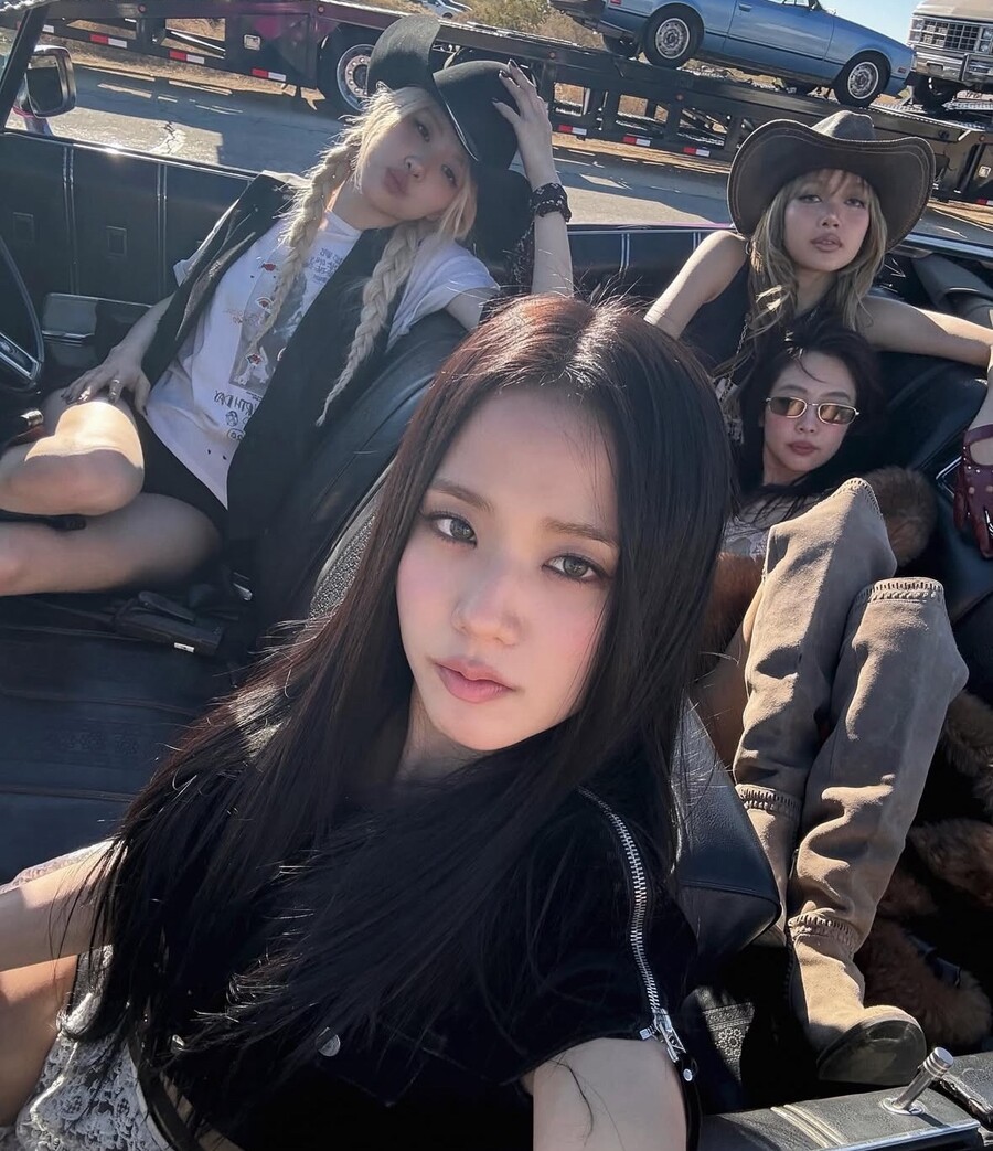 ▲ 블랙핑크. 출처| 블랙핑크 멤버들 SNS