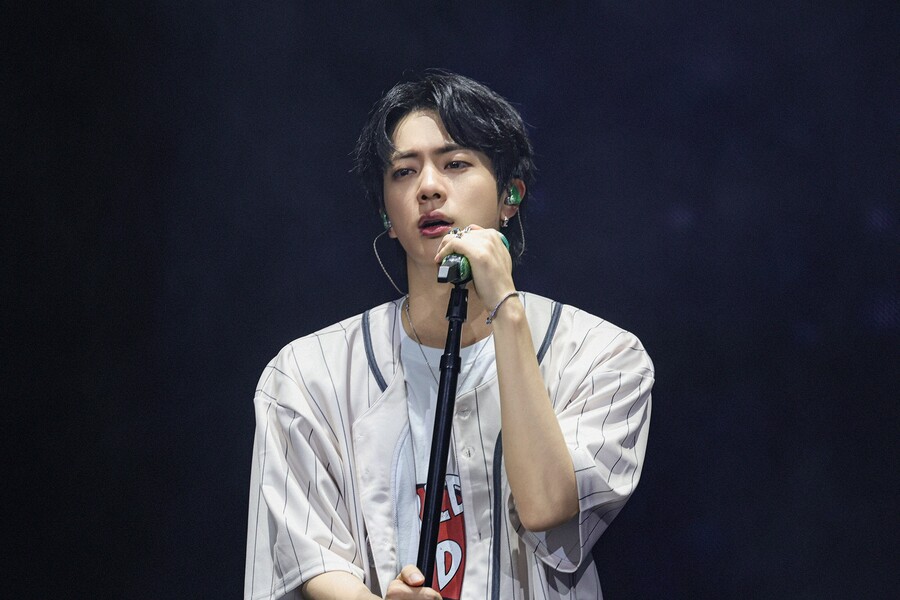 방탄소년단 진, 팬콘서트 투어 성공적 마무리 "항상 아미 곁에 있겠다"