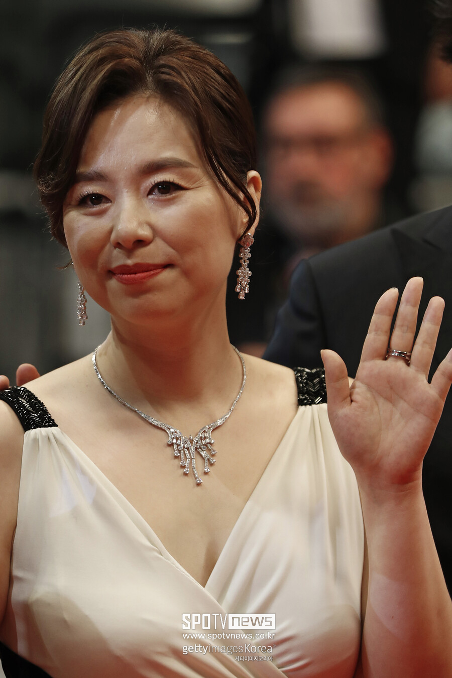 ▲ 2019년 제72회 칸국제영화제 '기생충' 공식 레드카펫에 오른 장혜진.  ⓒ게티이미지