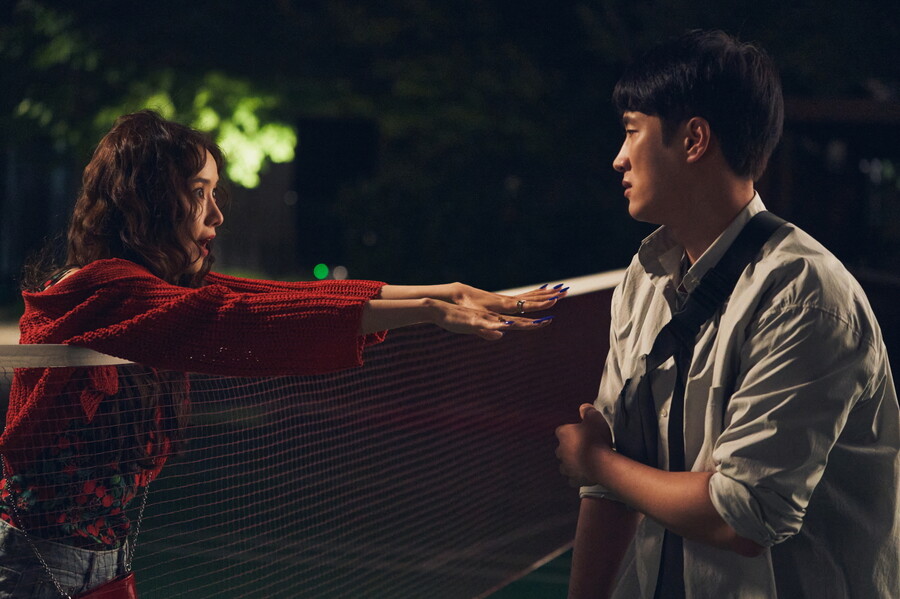 ▲  영화 '악마가 이사왔다' 스틸. 제공|CJ ENM