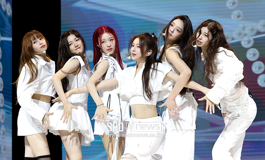 [포토S] 무대 펼치는 앳하트