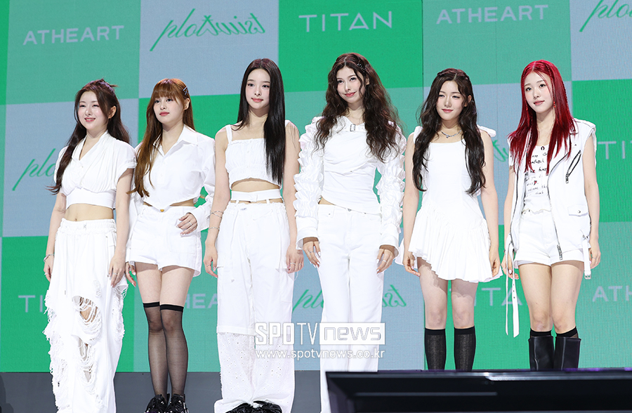 "K팝에 새로운 패러다임 제시할 것"…'데뷔' 앳하트의 당찬 출사표[종합]