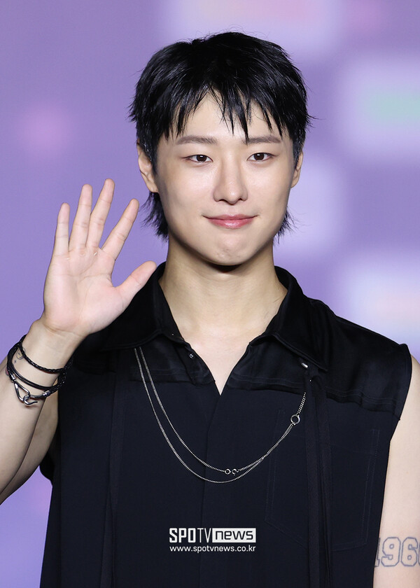 '역주행' 우즈, 팝업스토어 연다…폴 니콜슨·알렉스 조노 협업 MD→한정 아이템까지