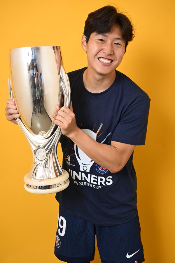 HERE WE GO급 떴다! 이강인, EPL 안 간다 “PSG 잔류 확정→UEFA 슈퍼컵 만회골 결정적” 엔리케 기회 주기로 ‘결심’