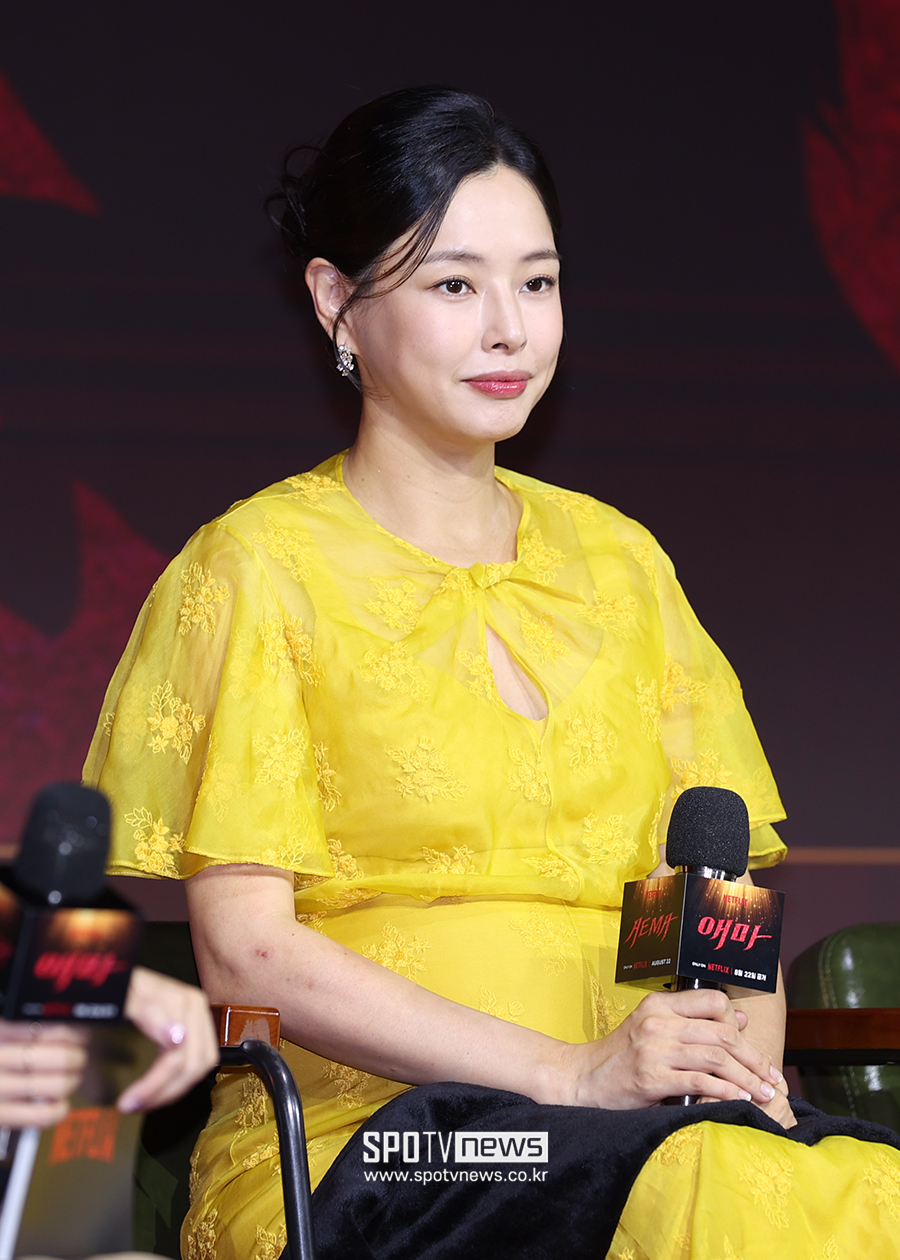 [포토S] 출산 앞둔 이하늬, 만삭의 몸으로 제작발표회 참석