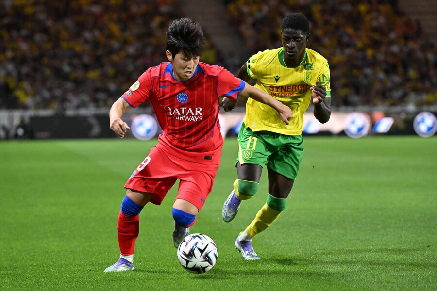 이강인, 韓 21번째 프리미어리거 탄생 “아스널과 협상” 깜짝 선발로 평점 7점대 맹활약…PSG, 낭트에 1-0 승