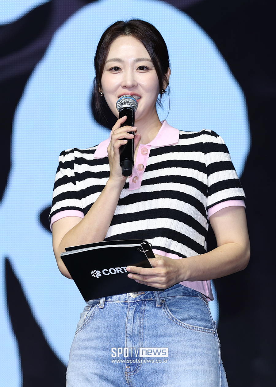 [포토S] 신아영, '단아한 미모 뽐내며'