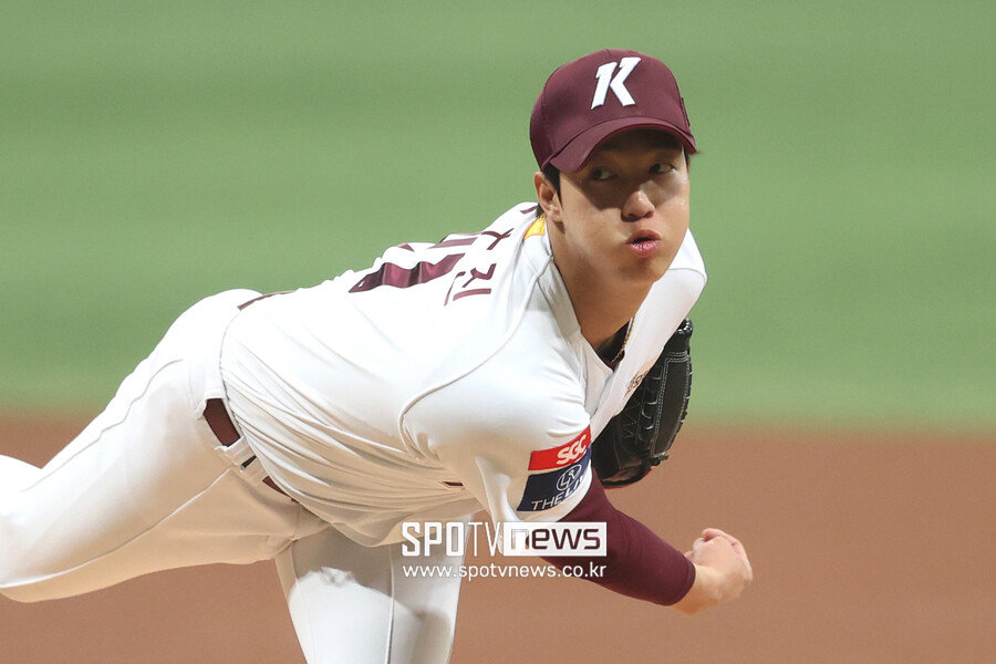 안우진-문동주 MLB 진출 기다려야 하나… 일본인 8명, 대만인도 1명 있는데 한국인 전멸